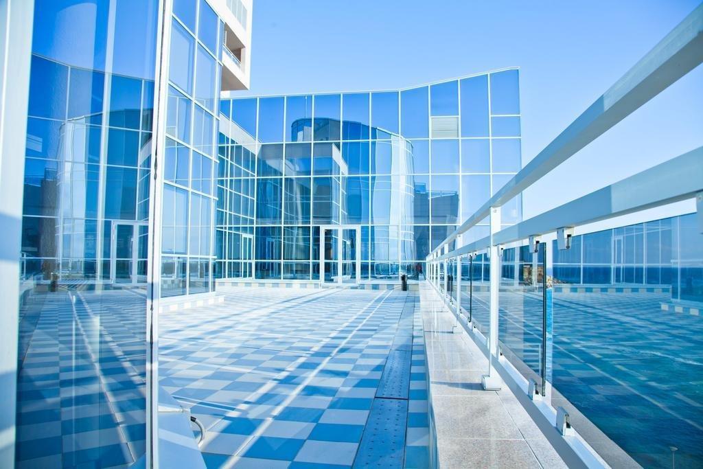 Отель Caspian Riviera Grand Palace Актау Экстерьер фото The University of Novi Sad
