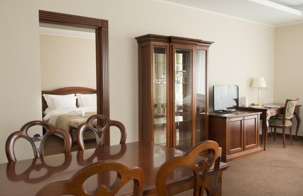Отель Caspian Riviera Grand Palace Актау Экстерьер фото A typical room at the hotel