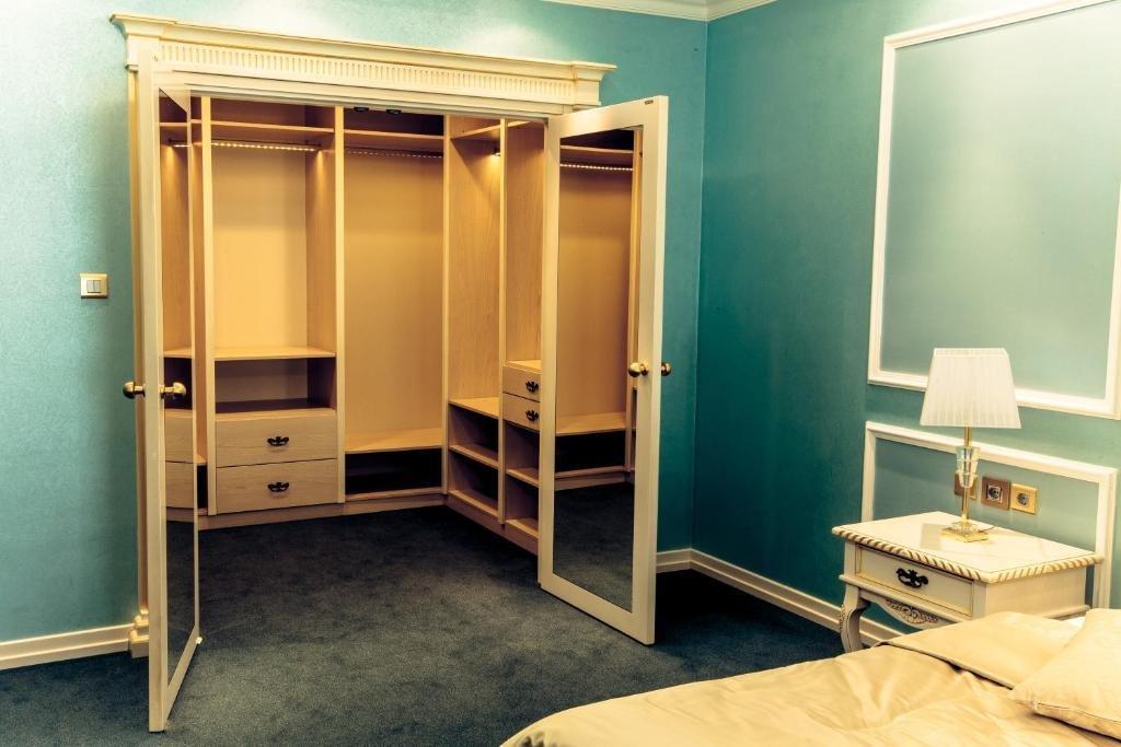 Отель Caspian Riviera Grand Palace Актау Экстерьер фото A mirrored armoire