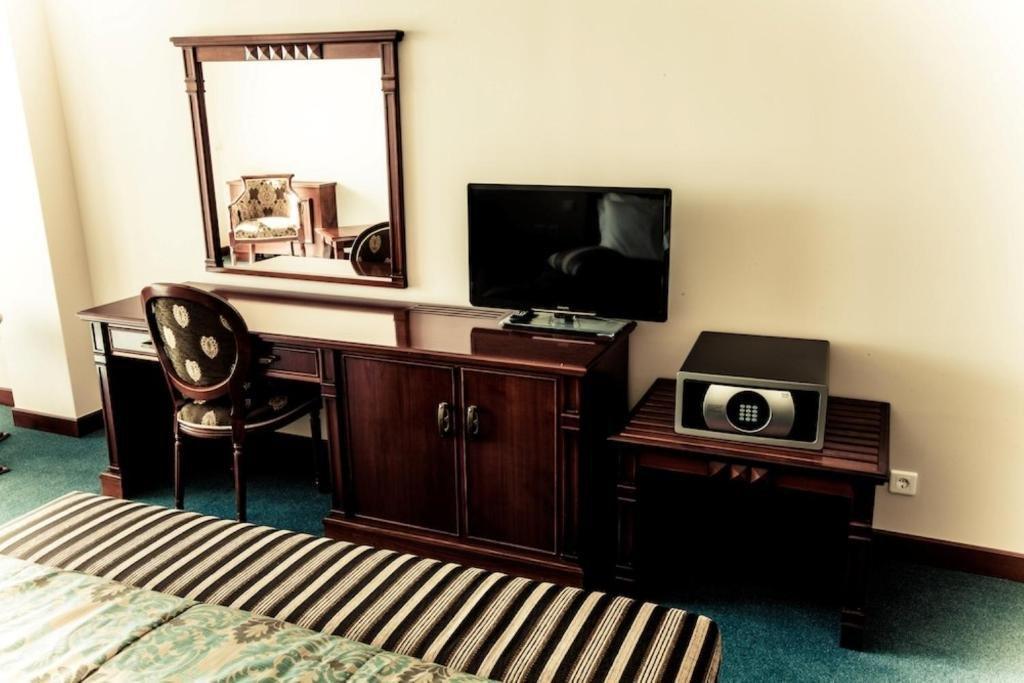Отель Caspian Riviera Grand Palace Актау Экстерьер фото A typical hotel room