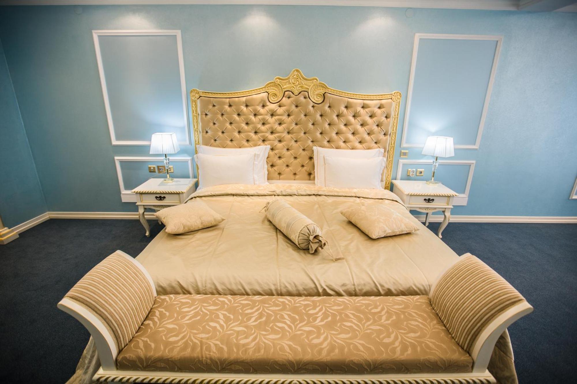 Отель Caspian Riviera Grand Palace Актау Экстерьер фото A bedroom in the hotel