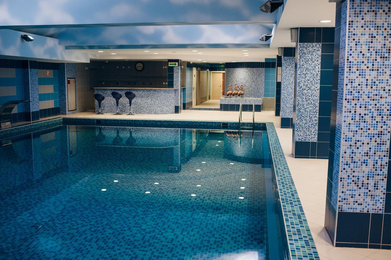 Отель Caspian Riviera Grand Palace Актау Экстерьер фото The swimming pool at the hotel