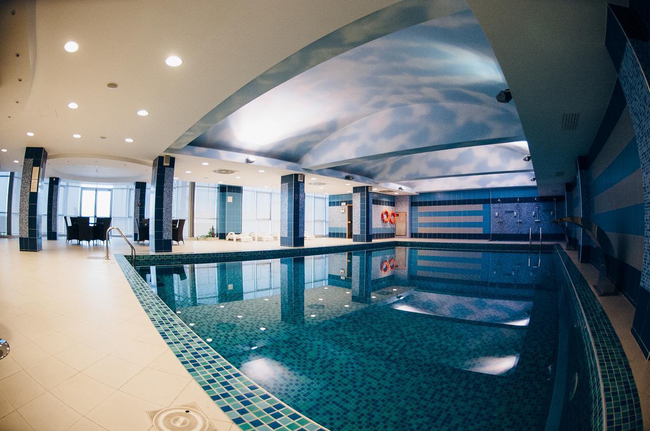 Отель Caspian Riviera Grand Palace Актау Экстерьер фото The pool at the hotel