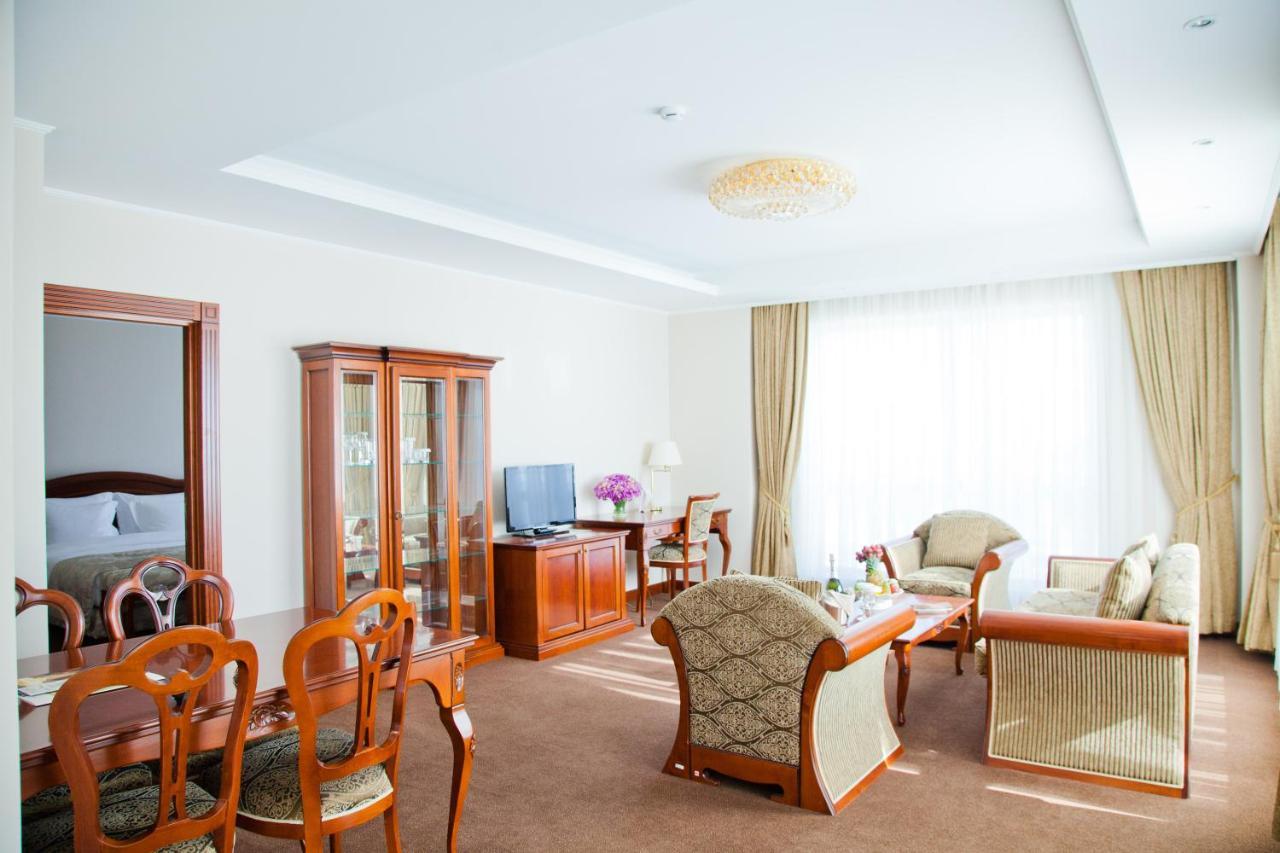 Отель Caspian Riviera Grand Palace Актау Экстерьер фото Suite